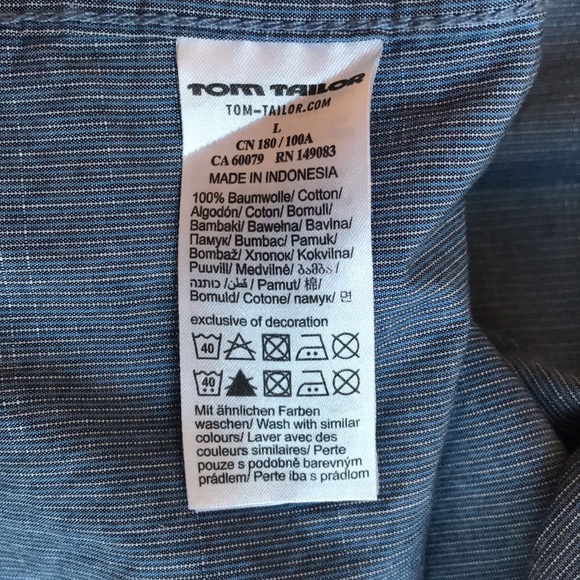 NWOT Men’s long-sleeved button down collared shirt blue/light pinstripe - Picture 6 of 8